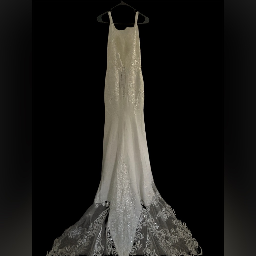 BRAND NEW NEVER WORN Mermaid Wedding Dress